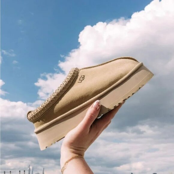 UGG Tan Platform Shoes - Picture 4 of 5